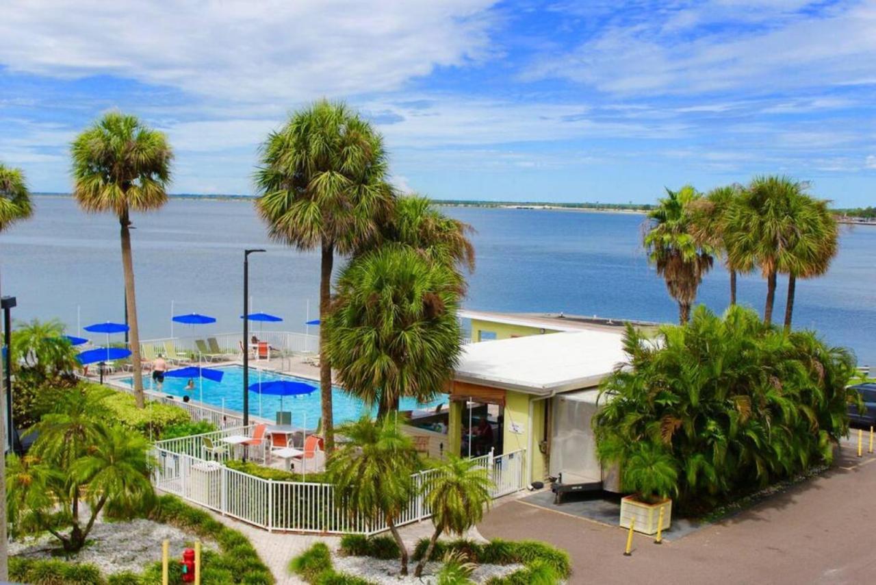 Welcome To Sea Forever Balcony With Ocean Views! Holiday home *